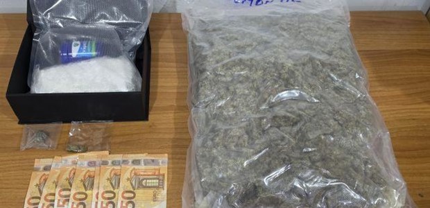 Ναρκoμπλόκο με μεγάλη ποσότητα κοκαΐνης και κάνναβης